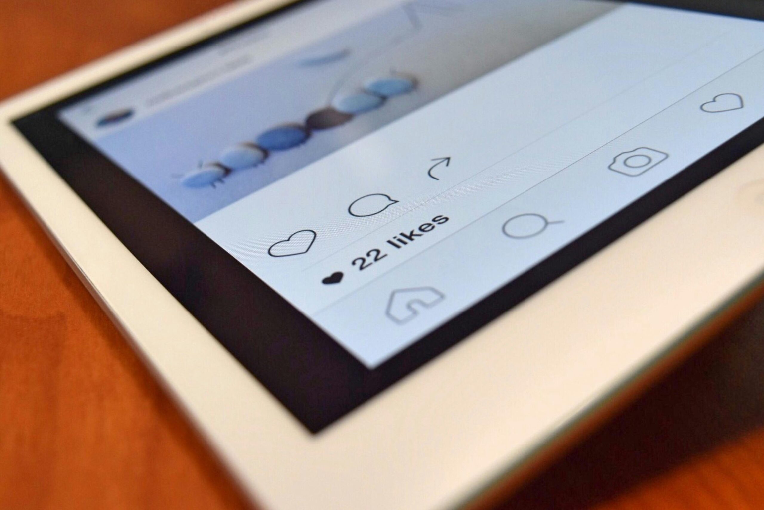 Zoom sur l'appli Instagram et les statistiques d'une publication